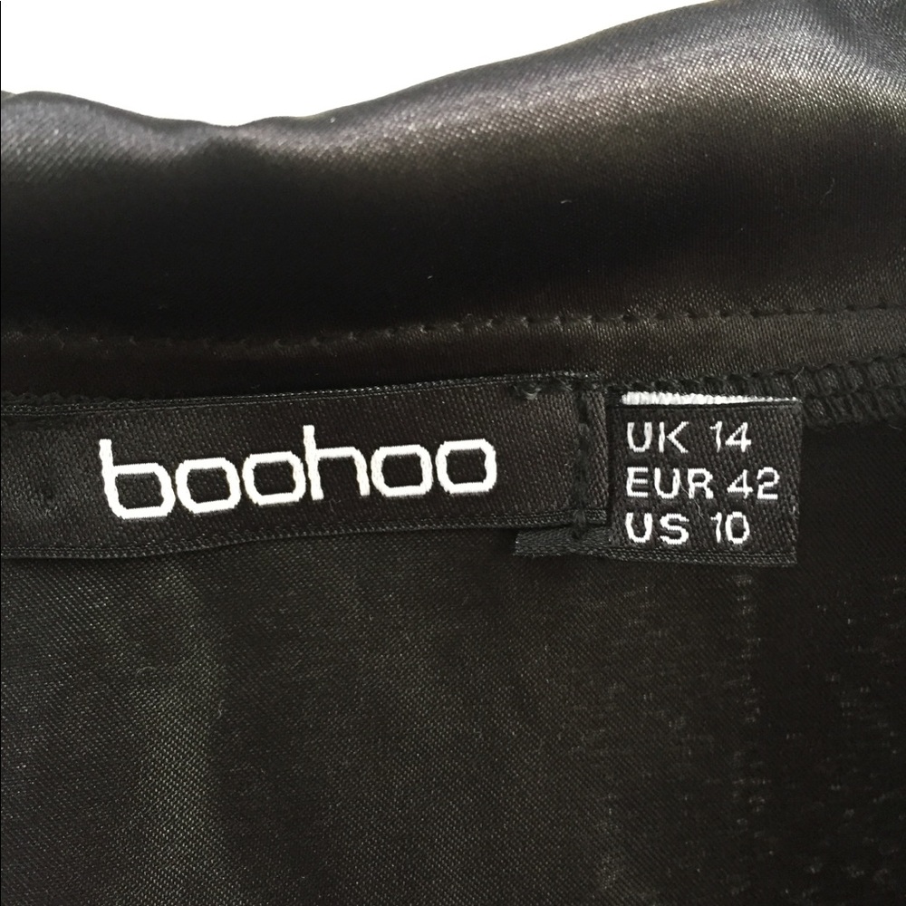 Black Robe - Picture 4 of 7